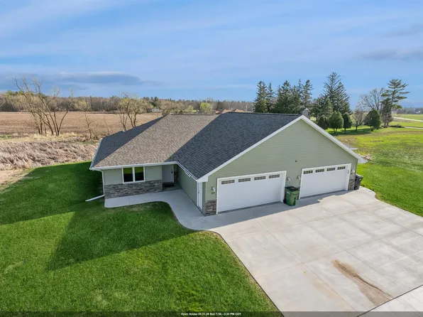 559 Summer Dr, Brillion, WI 54110