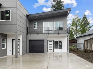 1417 SW 148th St #3, Seattle, WA 98166