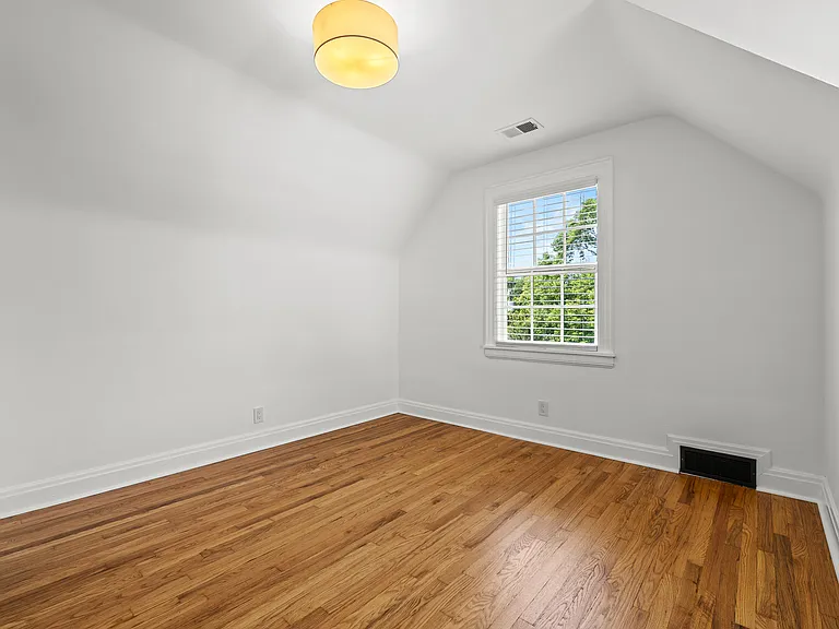 903 Carolyn Ave #B — Photo 17