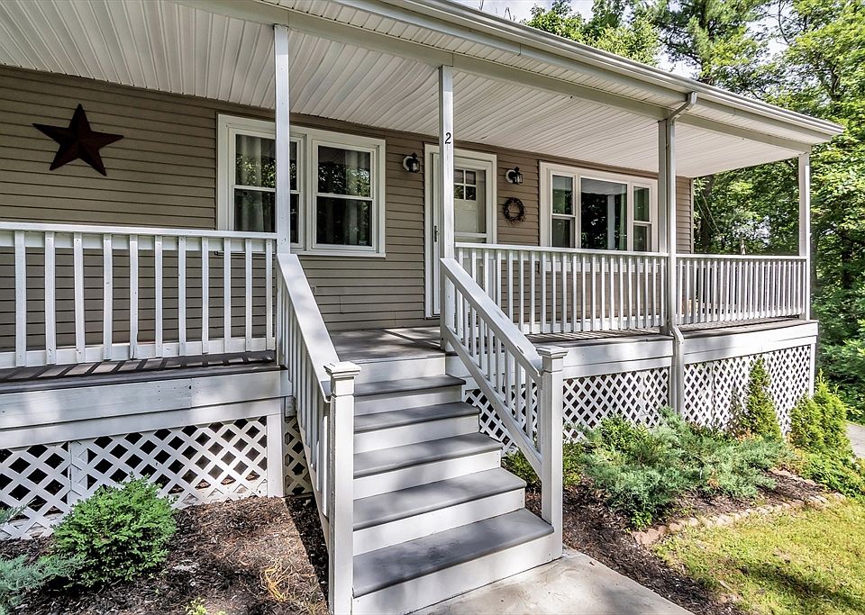 1st image of 2 Gates Ln