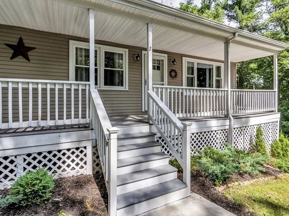 2 Gates Ln, Millbury, MA 01527