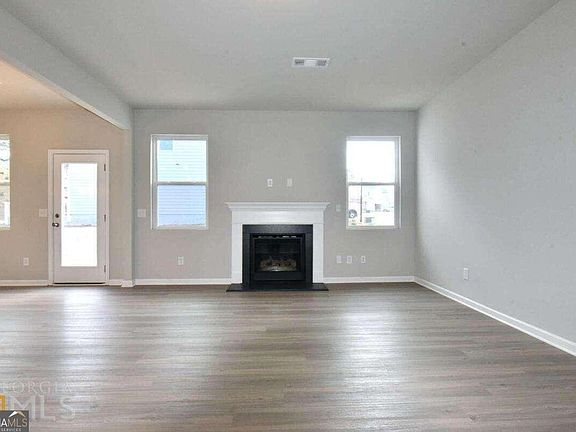 4th image of 296 Aimes Dr