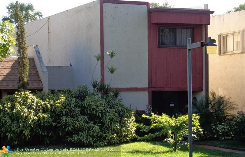 1st image of 5008 SW 40th Ave #5008