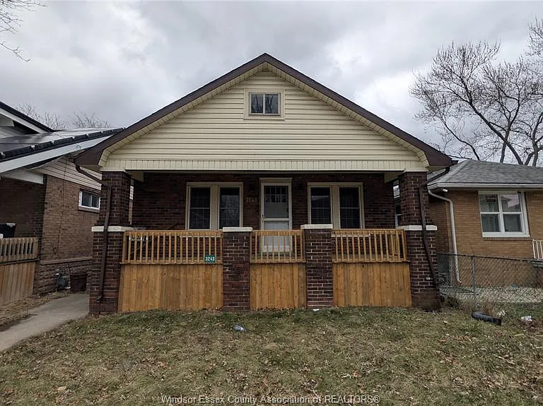 3243 Millen St #LOWER — Photo 1