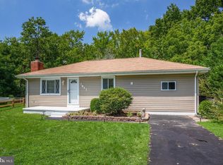 7842 Bodkin View Dr, Pasadena, MD 21122