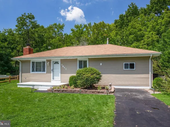 7842 Bodkin View Dr, Pasadena, MD 21122