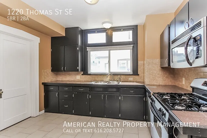 5 bed, 2851 sqft, $3,000 — Photo 4