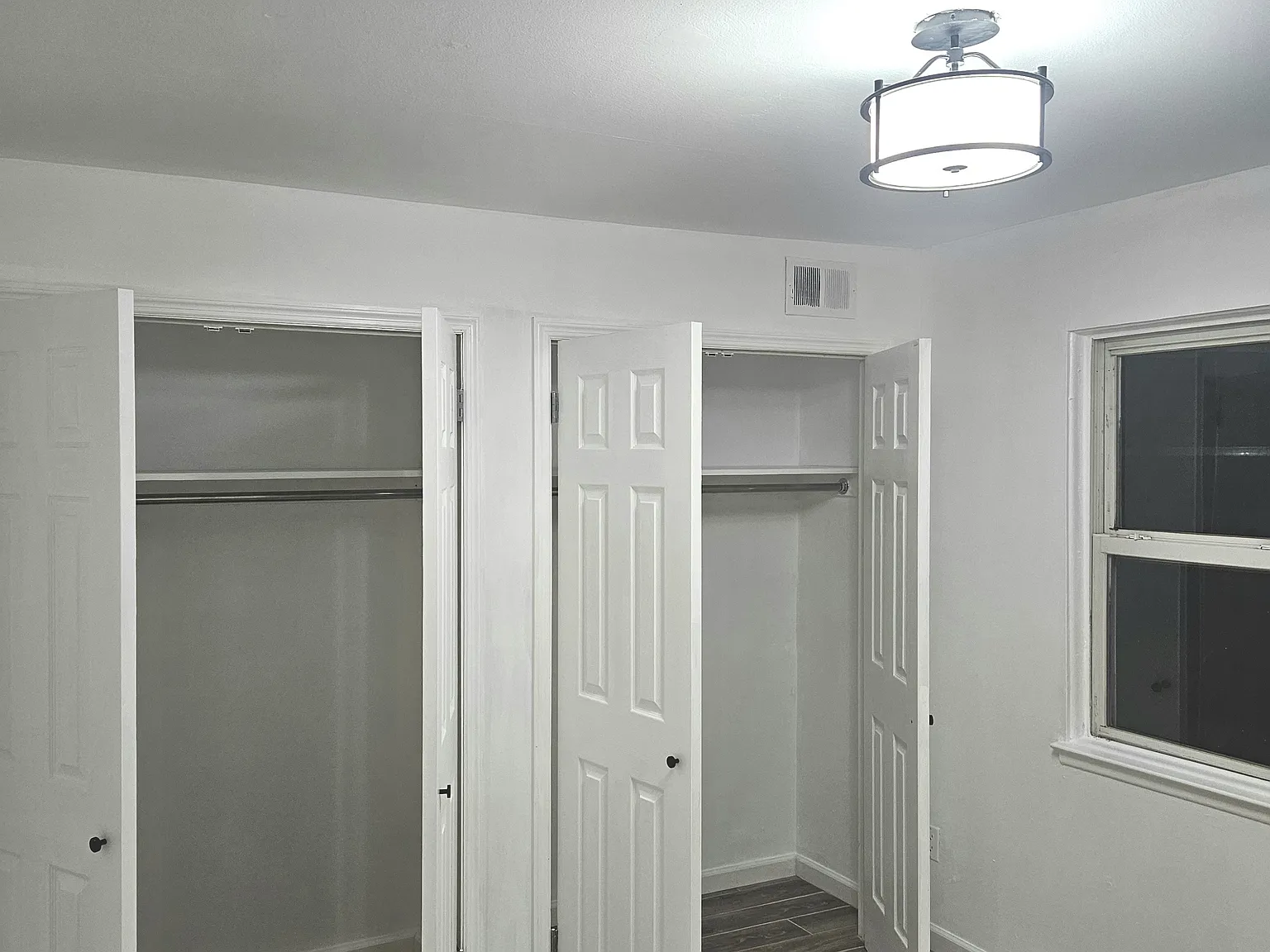 375 Jefferson Ave — Photo 2