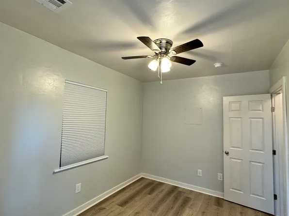 117 S Center Ave #117 & 119, Shawnee, OK 74801