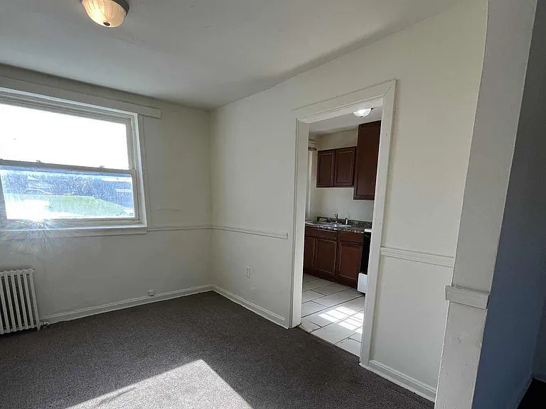 797 E Market St — Photo 4