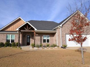 7445 Northwood Dr, Benton, AR 72019