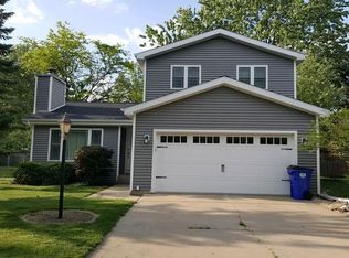 2106 Sumac Dr, Champaign, IL 61821