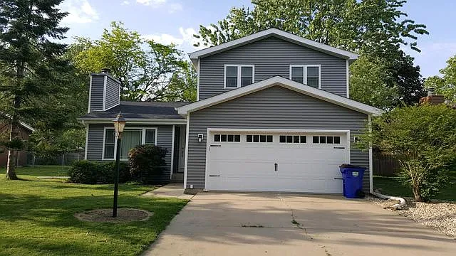2106 Sumac Dr photo 1
