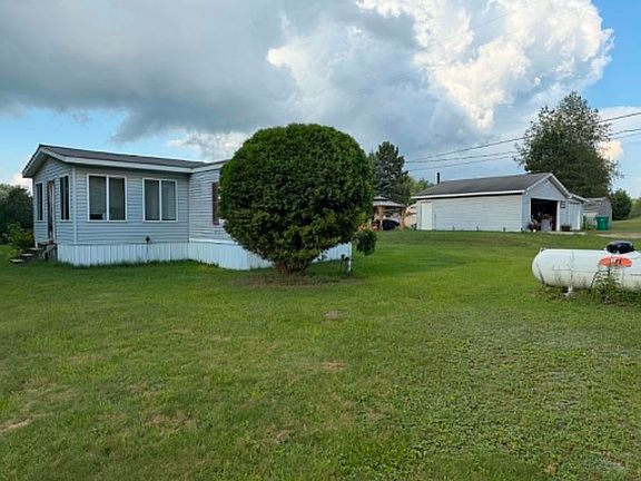 3rd image of 4001 E Long Lake Rd