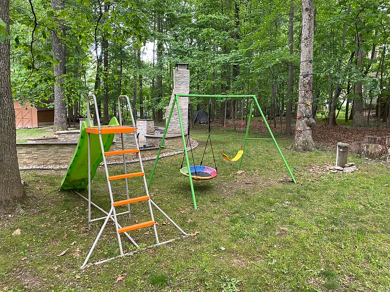 7700 Warfield Rd — Photo 22
