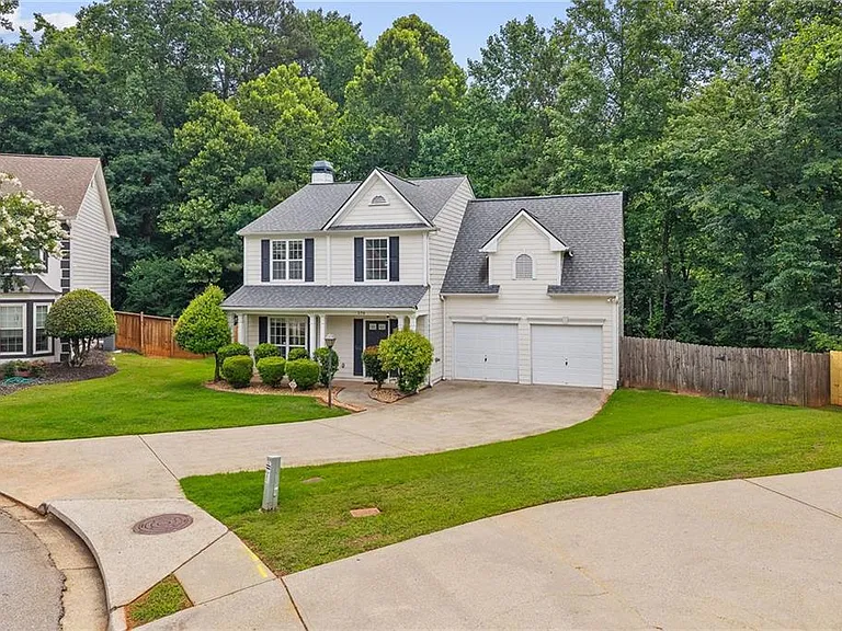 370 Manor Glen Dr — Photo 2