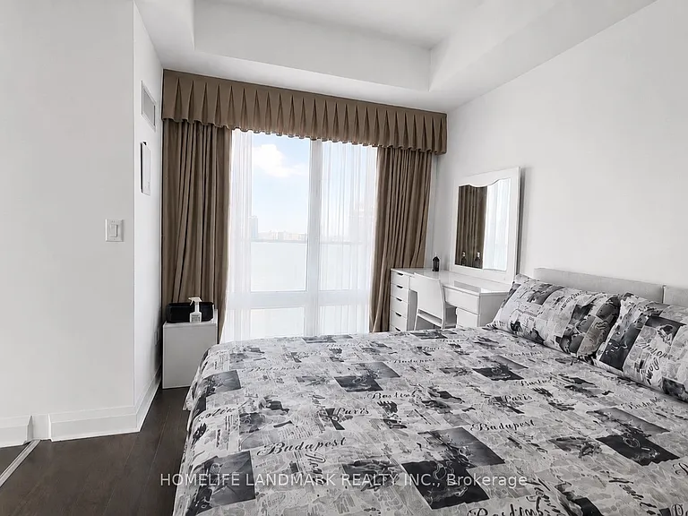 1080 Bay St #3010 — Photo 9