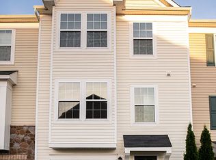 338 Rumbling Rock Rd, Hedgesville, WV 25427