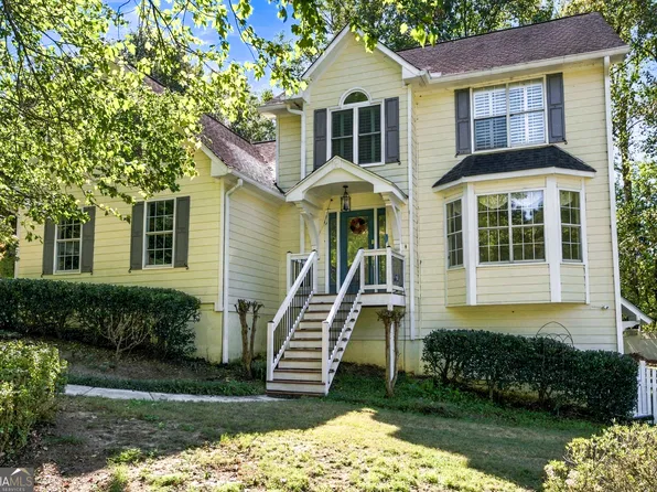 4095 Lake Dr, Loganville, GA 30052
