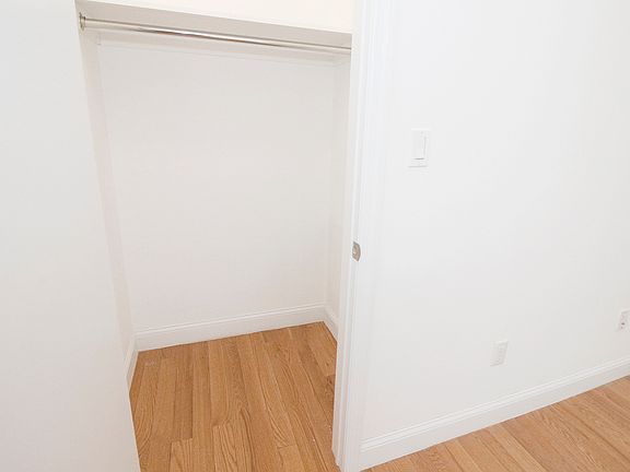 4th image of 33-19 Broadway #2R2