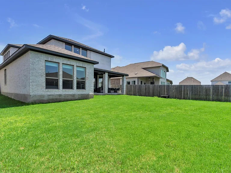 113 Lenera Dr — Photo 29