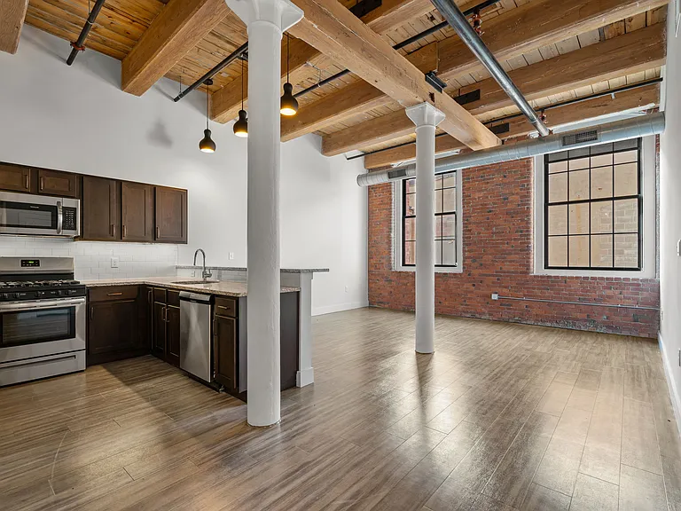 150 Oakland St — Photo 29