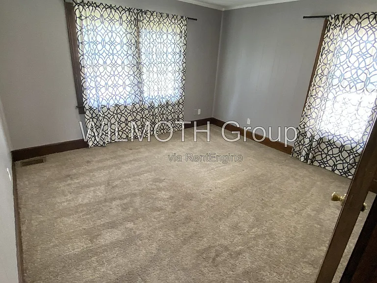 3047 N College Ave — Photo 15