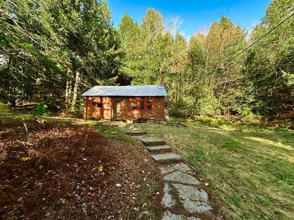 110 Capen St, Worthington, MA 01098