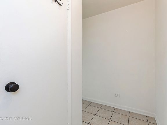 4th image of 4880 N Marine Dr APT 402