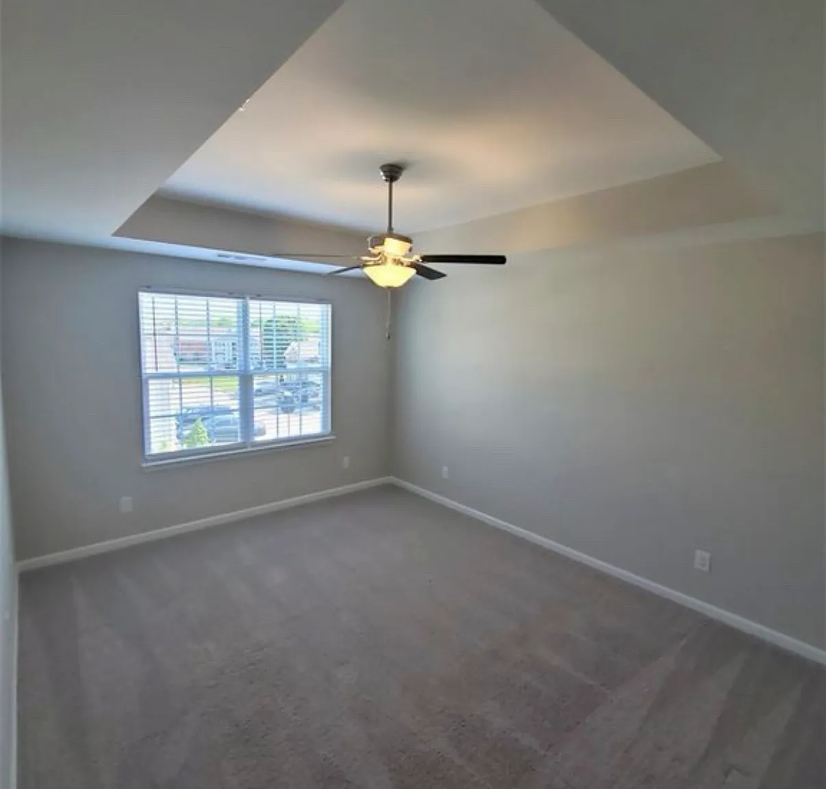3 bed, 2.5 bath, 1454 sqft, $2,000 — Photo 3