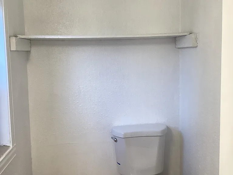 966 Modesto Ave — Photo 10