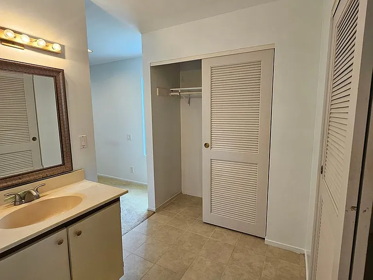 152 Lukia St — Photo 8