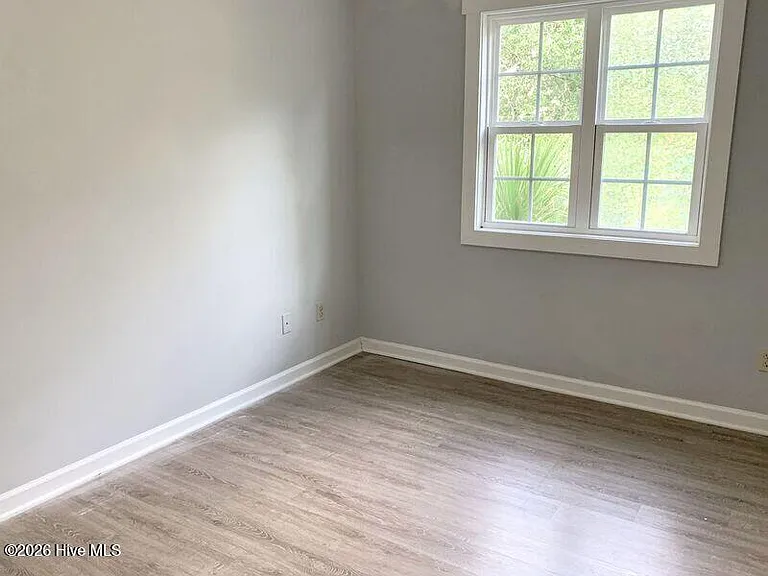 219 Charter Dr — Photo 12