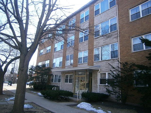 1st image of 2055 W Lunt Ave APT 404