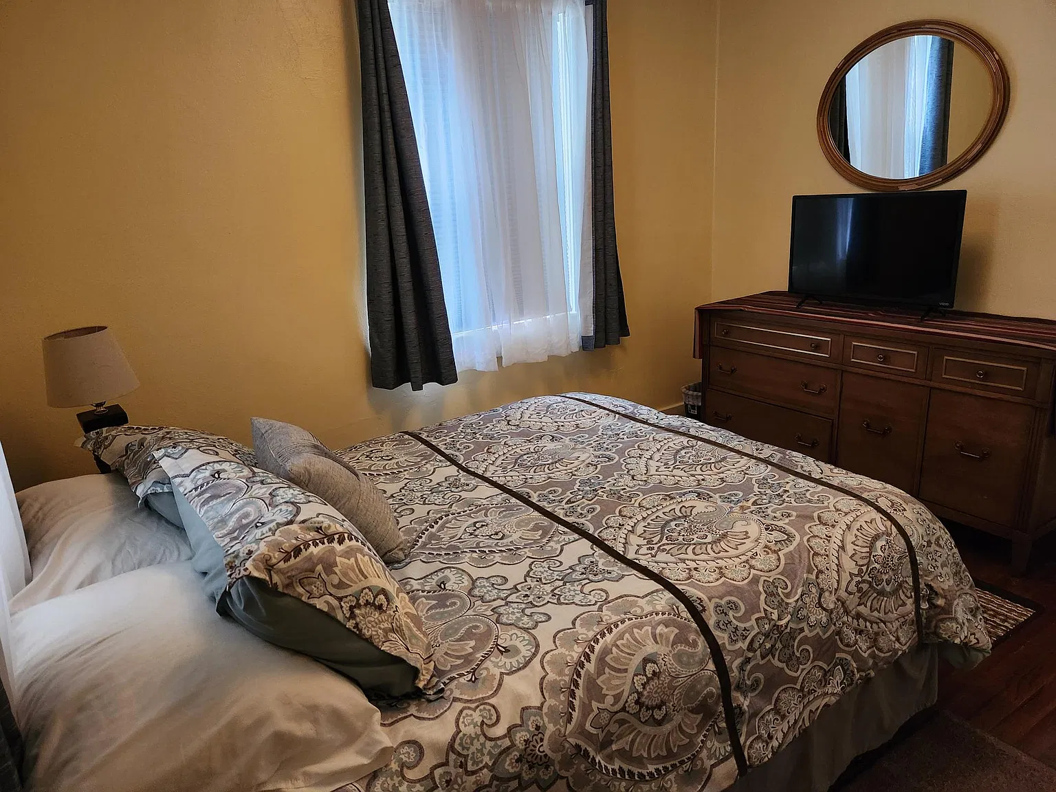 2 bed, $1,950 — Photo 2