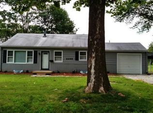 2400 S Queen Ridge Dr, Independence, MO 64055