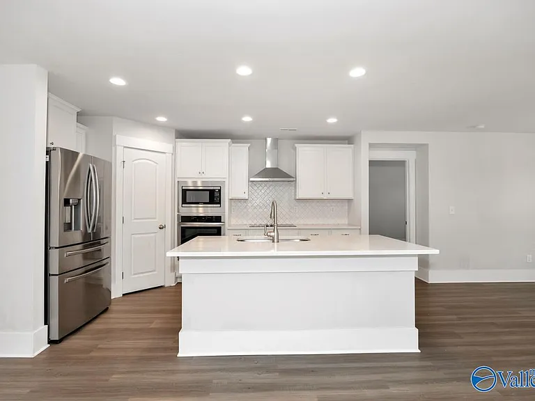 100 River Springs Ct — Photo 14