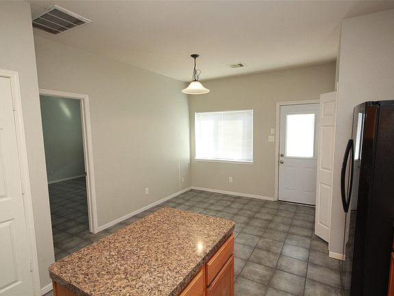 5th image of 6111 Settlers Lake Cir E