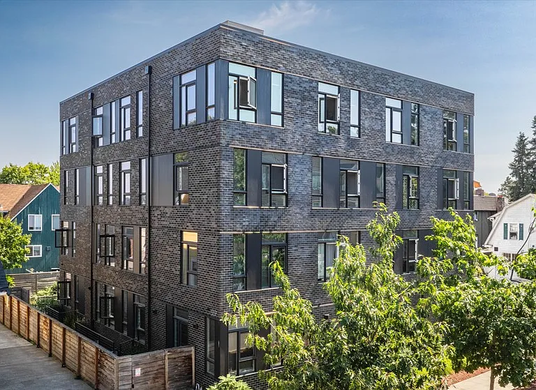 Fifty-Two Apartments — Photo 38