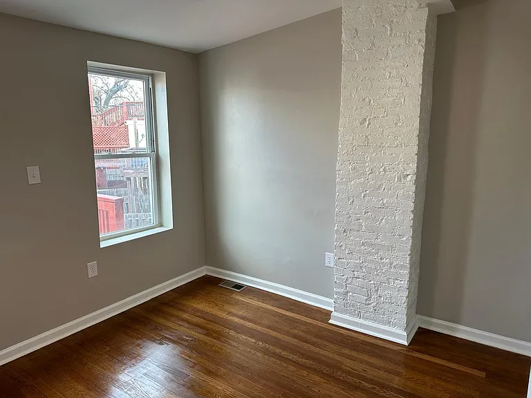 1204 W Cross St — Photo 20