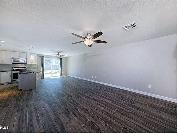 4th image of 1749 W Willow Ave