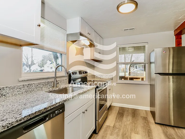 1493149_007_wm_-_kitchen_13427583.jpg