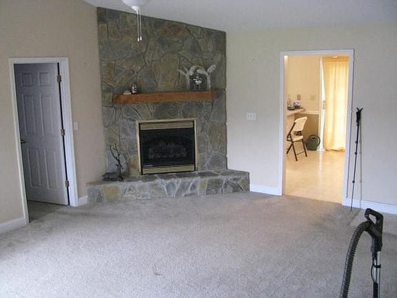 Rock Fire Place with gas logs