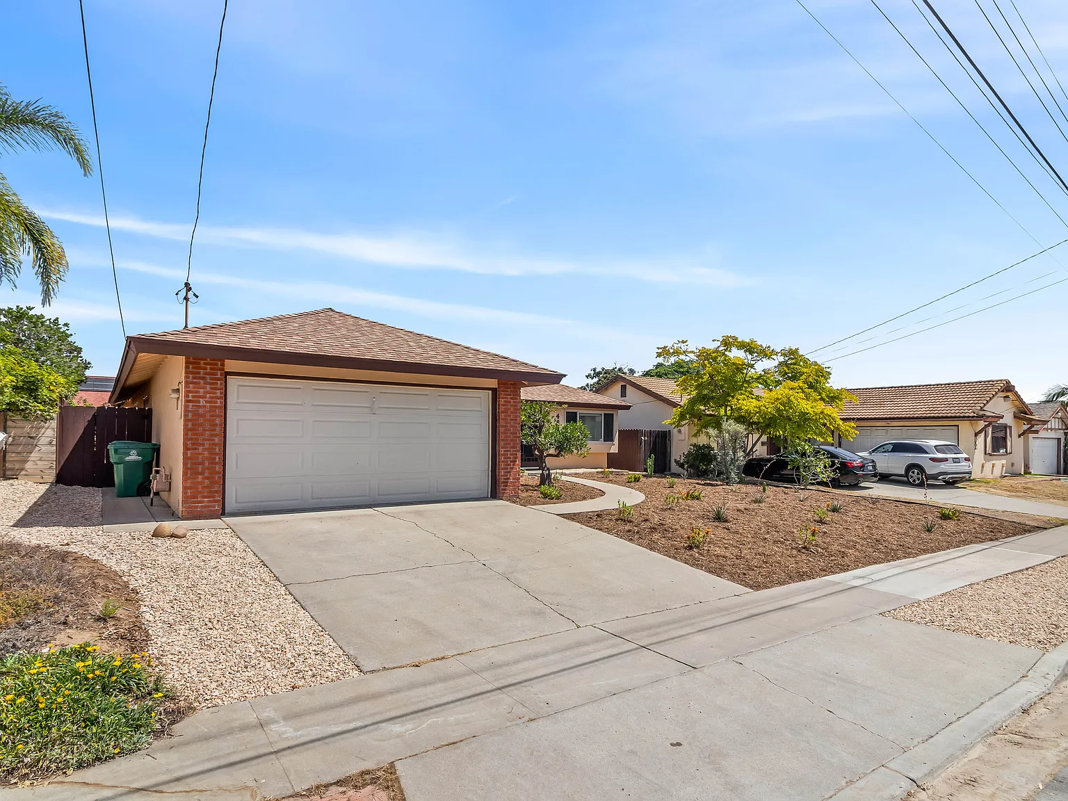4 bed, 1620 sqft, $5,850 — Photo 3