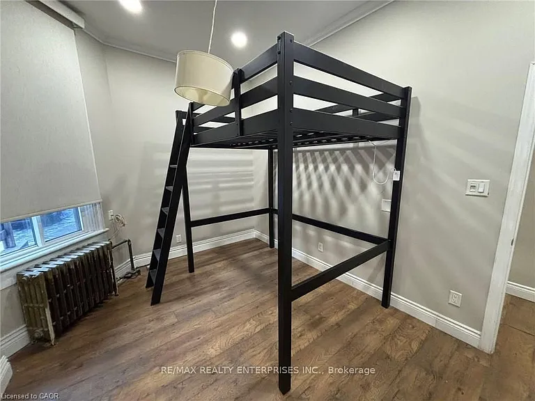 156 James St S #2A — Photo 9
