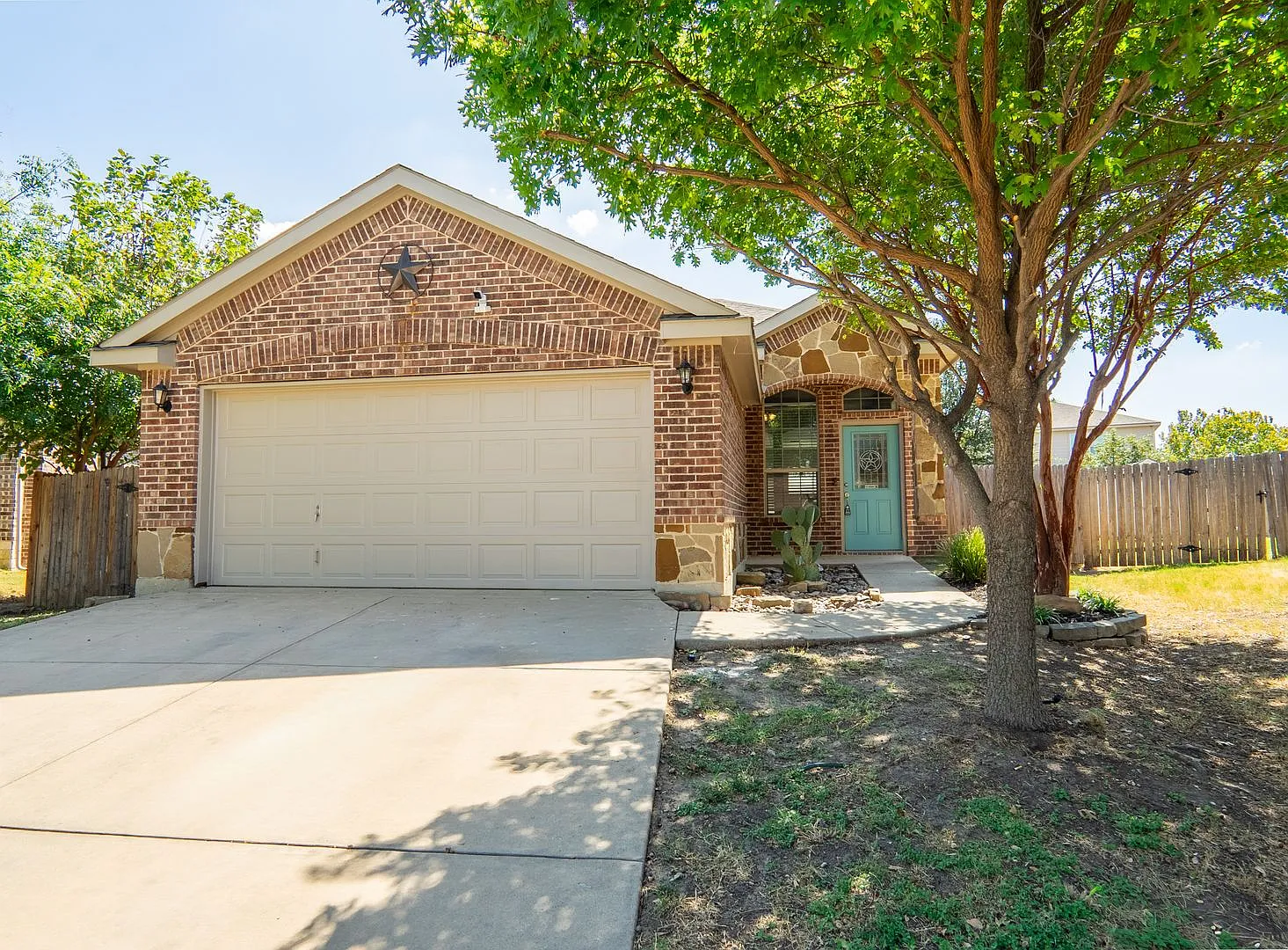Beautiful Home in Twin Mills close to Bailey Boswell - Eagle Mountain ISD — Photo 2