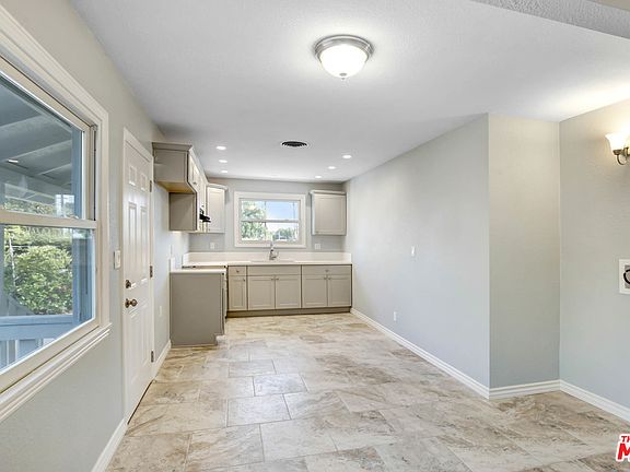 5th image of 525 N Meridian Ave