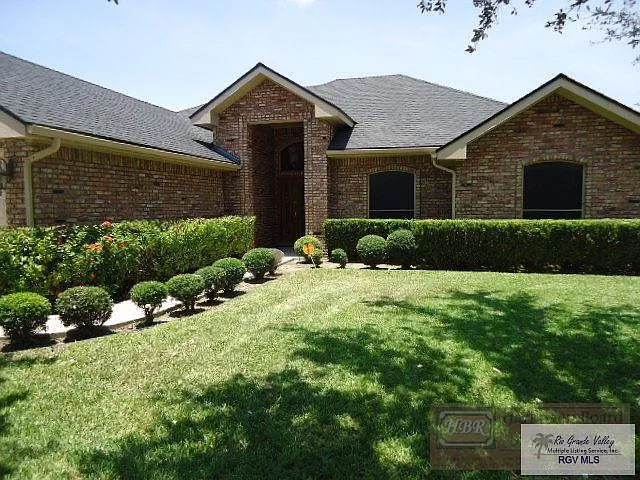 1630 Summerfield Ln N — Photo 25