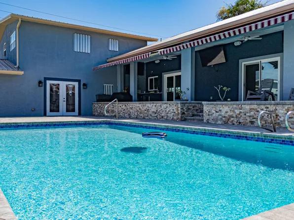1054 Pinetree Dr, Satellite Beach, FL 32937