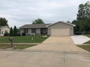 1700 Magnolia Dr, Saint Joseph, IL